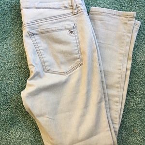 Like New Cropped Jeans